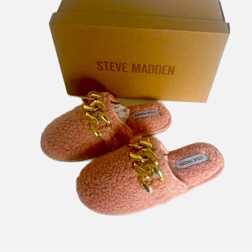 Steve Madden Ability Slip On Size 8 Faux Fur Slippers Pink